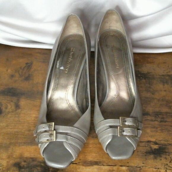 naturalizer open toe low heels - Picture 1 of 3